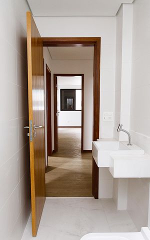 Apartamento à venda com 135m², 4 quartos e 3 vagasBanheiro Social