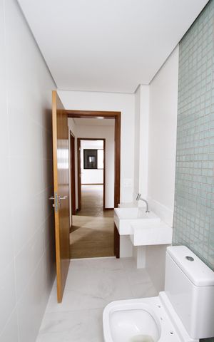 Apartamento à venda com 135m², 4 quartos e 3 vagasBanheiro Social
