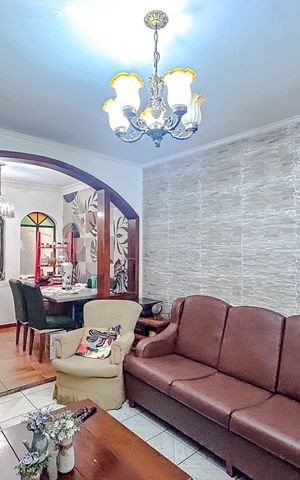 Casa à venda com 170m², 3 quartos e 2 vagasSala