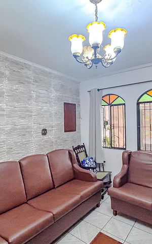 Casa à venda com 170m², 3 quartos e 2 vagasSala