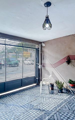 Casa à venda com 170m², 3 quartos e 2 vagasGaragem