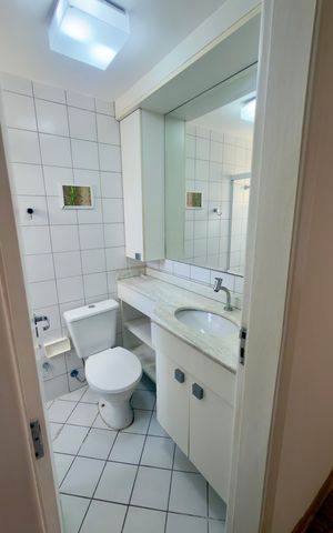 Apartamento à venda com 56m², 2 quartos e 2 vagas Apartamento à venda com 56m², 2 quartos e 2 vagasBanheiro