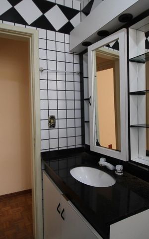 Apartamento à venda com 80m², 2 quartos e sem vagaBanheiro