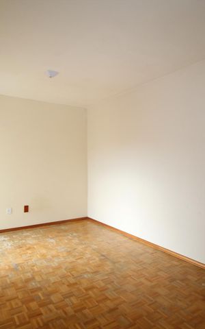 Apartamento à venda com 80m², 2 quartos e sem vagaSala