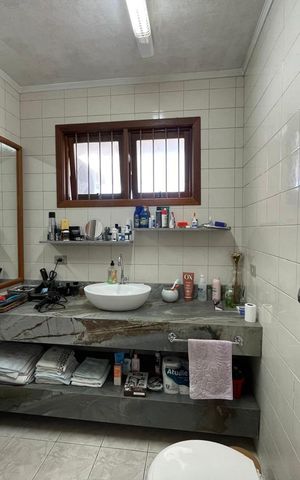 Casa à venda com 235m², 3 quartos e 2 vagas