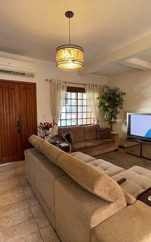 Casa à venda com 235m², 3 quartos e 2 vagas
