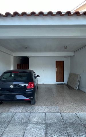 Casa à venda com 235m², 3 quartos e 2 vagas