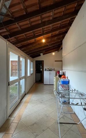 Casa à venda com 235m², 3 quartos e 2 vagas