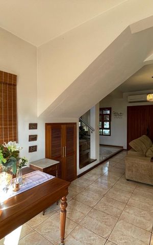 Casa à venda com 235m², 3 quartos e 2 vagas