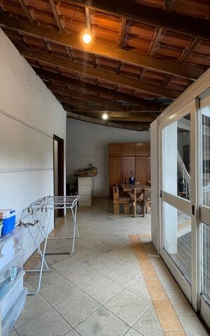 Casa à venda com 235m², 3 quartos e 2 vagas