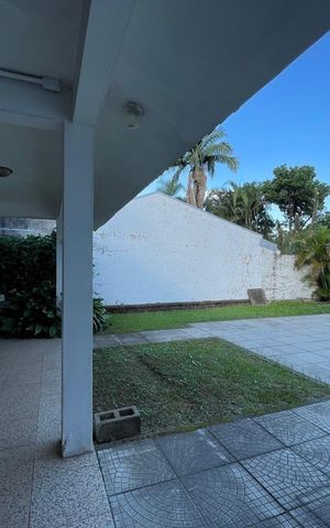 Casa à venda com 235m², 3 quartos e 2 vagas