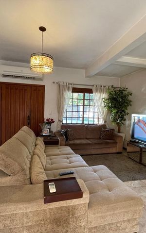 Casa à venda com 235m², 3 quartos e 2 vagas