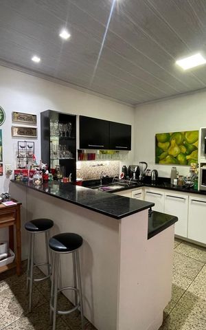 Casa à venda com 235m², 3 quartos e 2 vagas