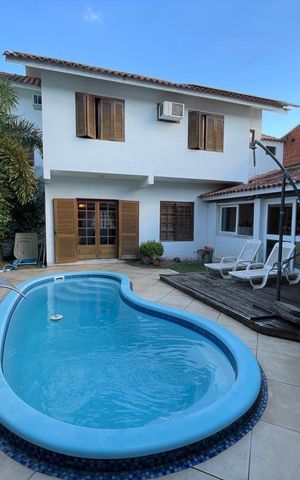 Casa à venda com 235m², 3 quartos e 2 vagas