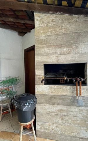 Casa à venda com 235m², 3 quartos e 2 vagas
