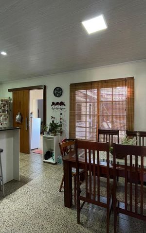 Casa à venda com 235m², 3 quartos e 2 vagas