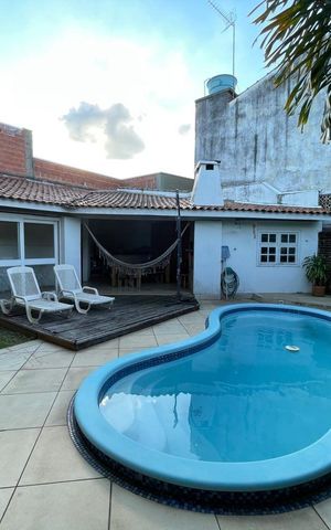 Casa à venda com 235m², 3 quartos e 2 vagas