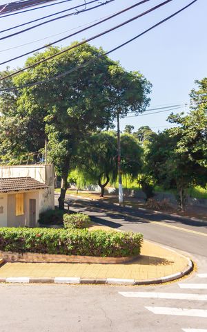 Casa à venda com 300m², 3 quartos e 7 vagas Casa à venda com 300m², 3 quartos e 7 vagasSacada