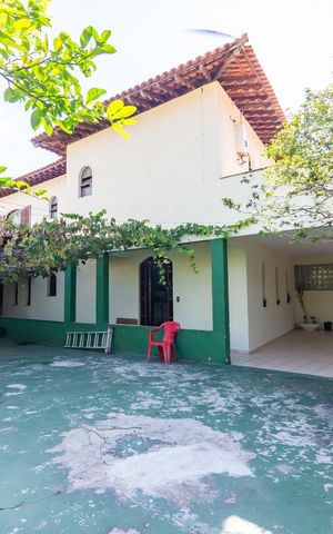 Casa à venda com 300m², 3 quartos e 7 vagas Casa à venda com 300m², 3 quartos e 7 vagasQuintal