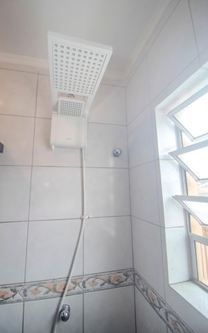 Casa de condomínio à venda com 100m², 3 quartos e 1 vaga Casa de condomínio à venda com 100m², 3 quartos e 1 vagaBanheiro