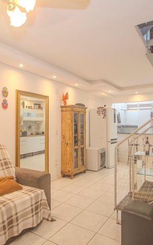 Casa de condomínio à venda com 100m², 3 quartos e 1 vaga Casa de condomínio à venda com 100m², 3 quartos e 1 vagaSala