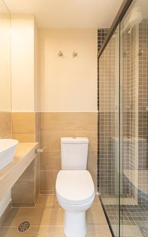 Apartamento à venda com 77m², 3 quartos e 1 vaga Apartamento à venda com 77m², 3 quartos e 1 vagaBanheiro da Suíte