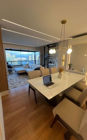Apartamento à venda com 203m², 3 quartos e 4 vagas
