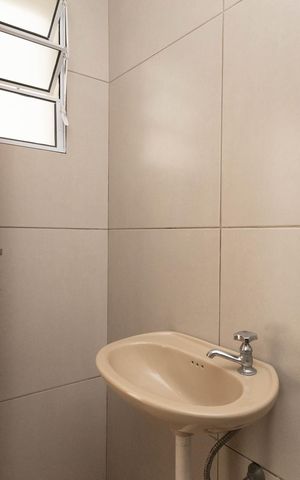 Casa à venda com 140m², 4 quartos e 4 vagas Casa à venda com 140m², 4 quartos e 4 vagasBanheiro Área de Serviço