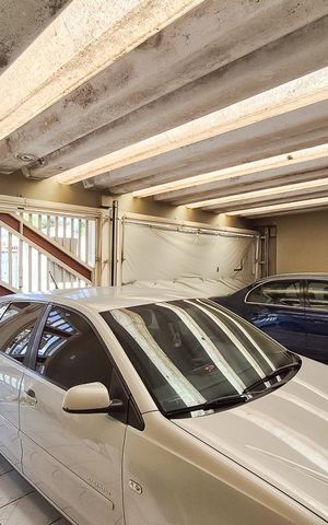 Casa à venda com 274m², 2 quartos e 3 vagas Casa à venda com 274m², 2 quartos e 3 vagasGaragem