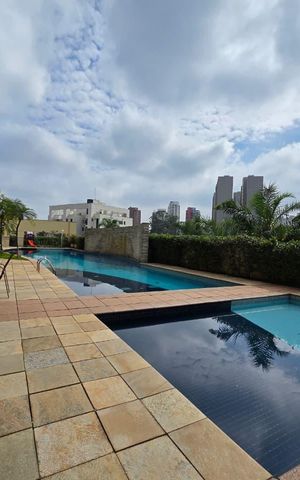 Apartamento à venda com 221m², 3 quartos e 4 vagasÁrea comum - Piscina
