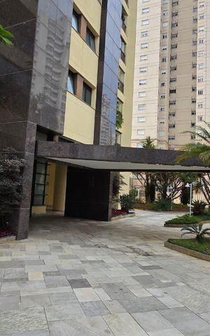 Apartamento à venda com 221m², 3 quartos e 4 vagasEntrada Torre 