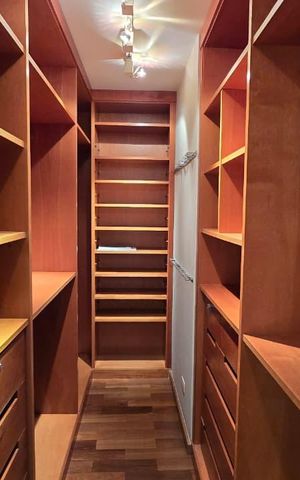 Apartamento à venda com 221m², 3 quartos e 4 vagasCloset