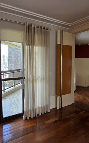 Apartamento à venda com 221m², 3 quartos e 4 vagasEntrada Sacada
