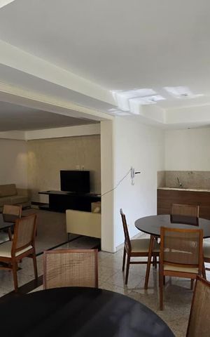 Apartamento à venda com 221m², 3 quartos e 4 vagasÁrea comum - Salão de festas