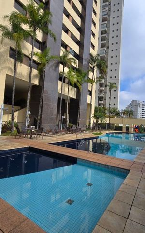 Apartamento à venda com 221m², 3 quartos e 4 vagasÁrea comum - Piscina