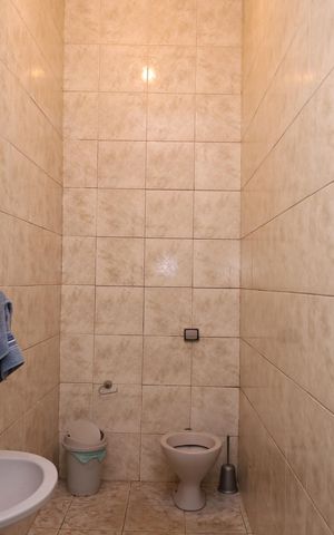 Casa à venda com 200m², 3 quartos e 3 vagasBanheiro 2