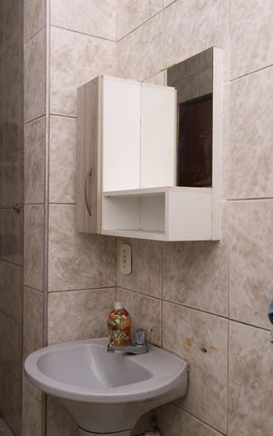 Casa à venda com 200m², 3 quartos e 3 vagasBanheiro 2