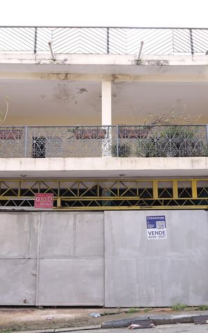 Casa à venda com 200m², 3 quartos e 3 vagasFachada 