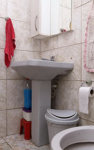 Casa à venda com 200m², 3 quartos e 3 vagasBanheiro 1