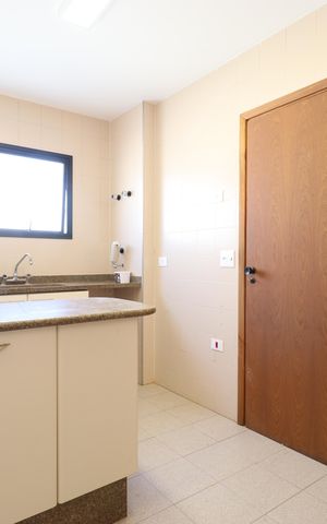 Apartamento para alugar com 237m², 3 quartos e 4 vagasCozinha