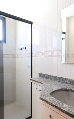Apartamento para alugar com 237m², 3 quartos e 4 vagasBanheiro Social