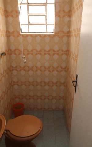 Casa à venda com 162m², 4 quartos e 5 vagasBanheiro de serviço