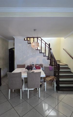 Casa para alugar com 350m², 4 quartos e 2 vagasSala 