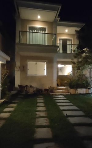 Casa à venda com 140m², 4 quartos e 4 vagas Casa à venda com 140m², 4 quartos e 4 vagasFachada
