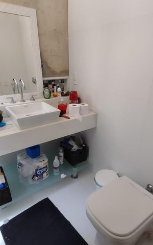 Casa à venda com 140m², 4 quartos e 4 vagas Casa à venda com 140m², 4 quartos e 4 vagasBanheiro