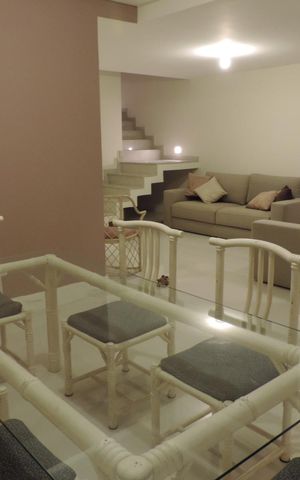 Casa à venda com 140m², 4 quartos e 4 vagas
