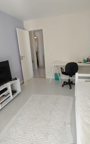 Casa à venda com 140m², 4 quartos e 4 vagas Casa à venda com 140m², 4 quartos e 4 vagasSala