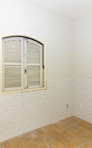 Casa à venda com 150m², 3 quartos e 3 vagas Casa à venda com 150m², 3 quartos e 3 vagasv