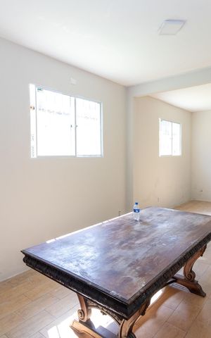 Casa à venda com 150m², 3 quartos e 3 vagas Casa à venda com 150m², 3 quartos e 3 vagasSala