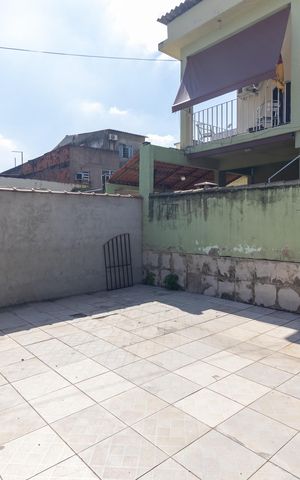 Casa à venda com 150m², 3 quartos e 3 vagas Casa à venda com 150m², 3 quartos e 3 vagasQuintal